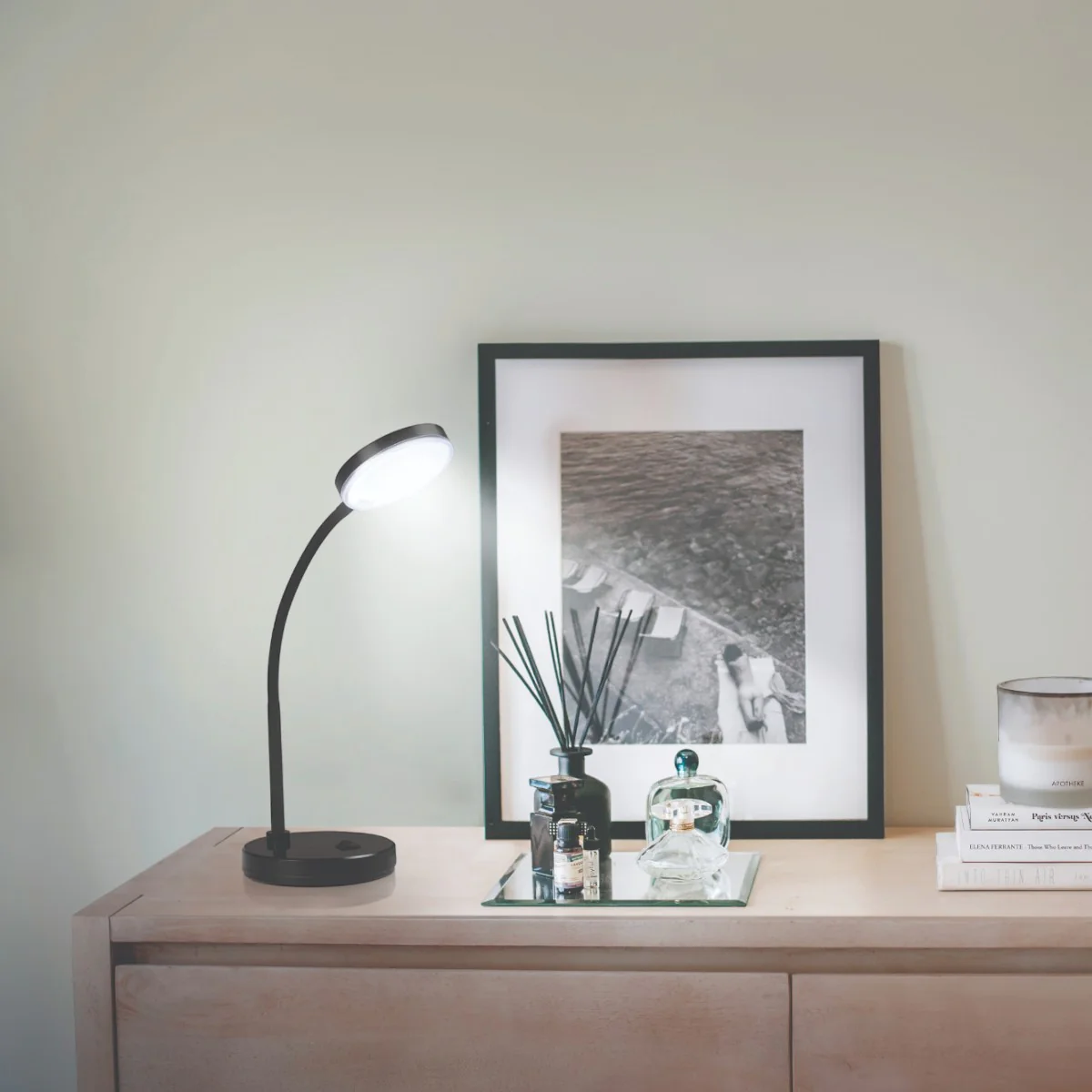 uploads/product/17443687524_Opus Desk Light-p2.webp